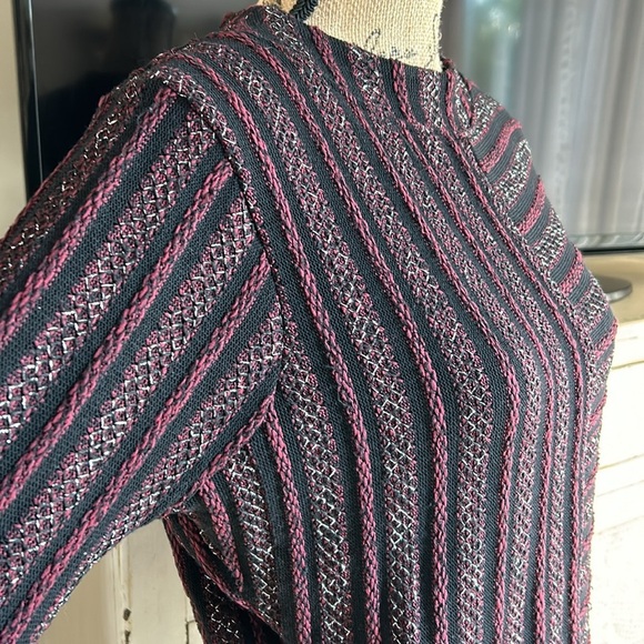 Anthropologie Akemi + Kin black maroon metallic mock neck 3/4 sleeve pullover - Picture 3 of 16